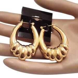 1 5/8" Shrimp Bottom Scalloped Hoop Pierced Post Stud Earrings Gold Tone